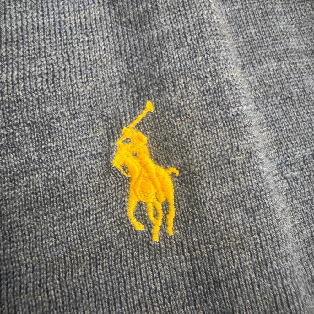 Ralph Lauren Men's V-Neck Sweater in Blue - Picture 3 of 4